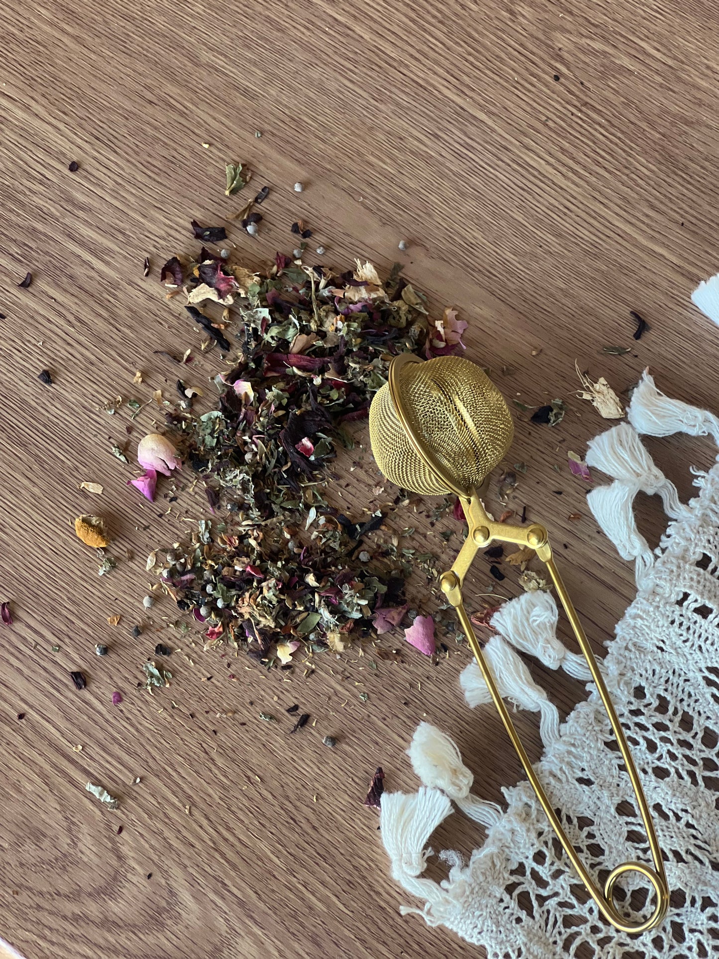 Inú Mi Gold Mesh Stainless Steel Tea Infuser